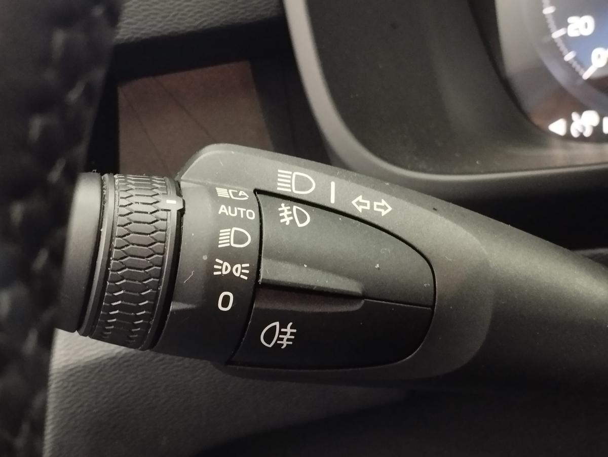volvo-xc40-2022-hibrido-a-gasolina-1477cc
