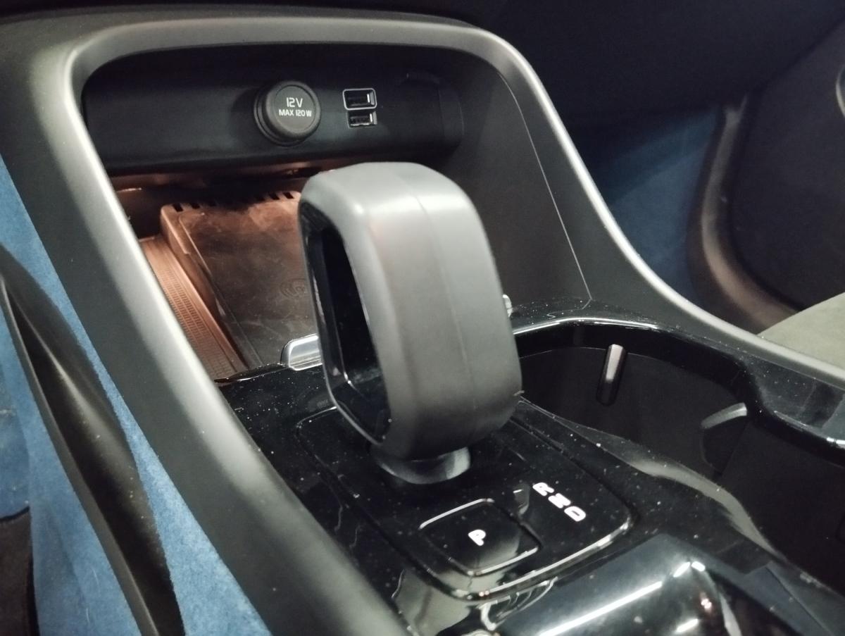 volvo-xc40-2022-hibrido-a-gasolina-1477cc