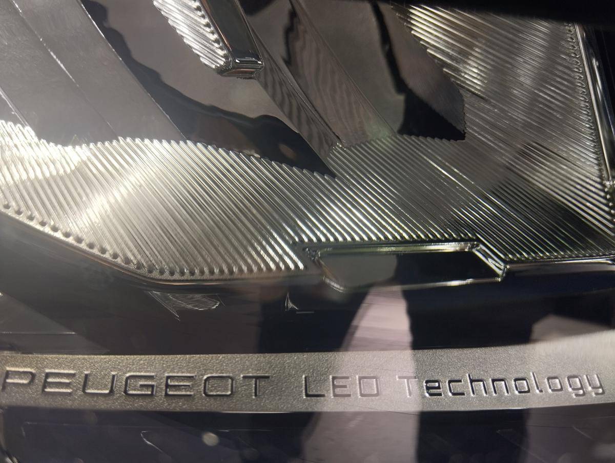 peugeot-308-sw-2022-diesel-1499cc