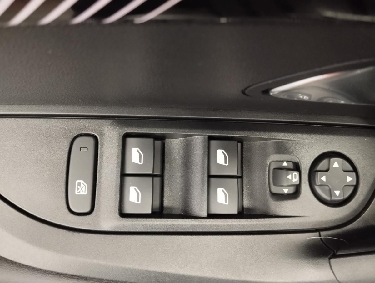 peugeot-2008-2025-gasolina-1199cc
