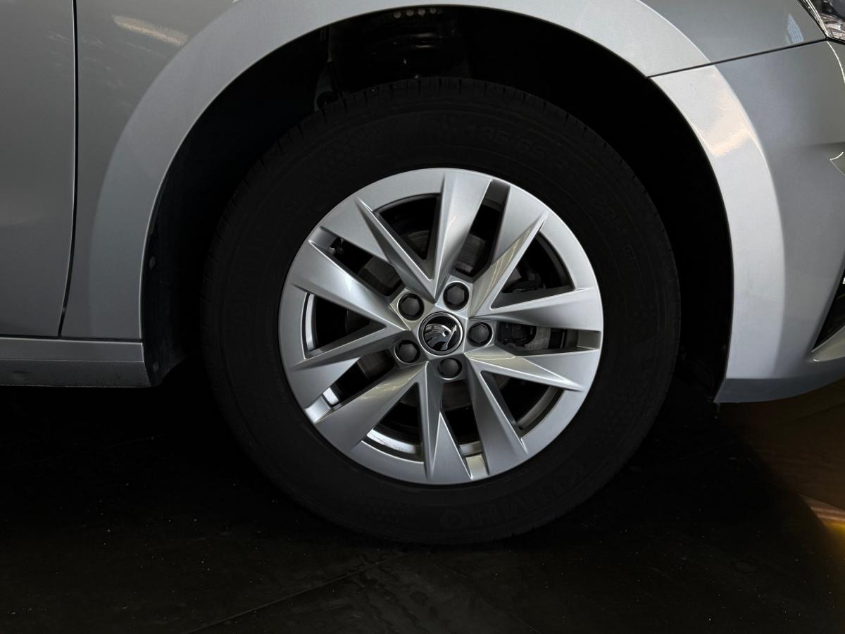 skoda-fabia-2024-gasolina-999cc