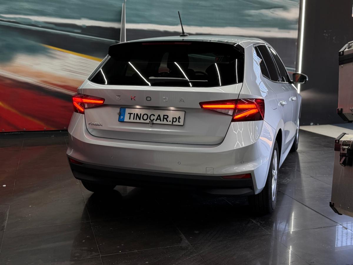 skoda-fabia-2024-gasolina-999cc