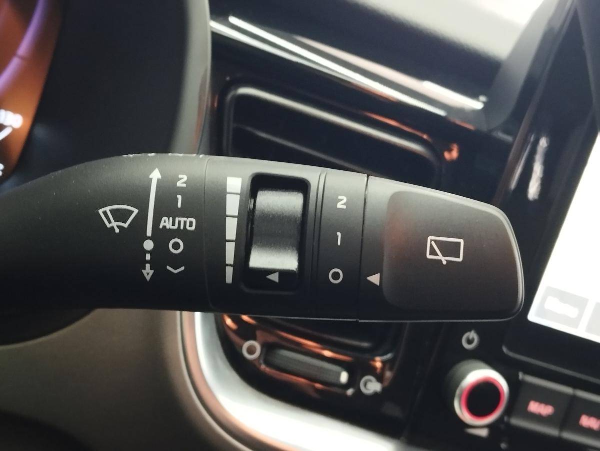 kia-stonic-2025-gasolina-998cc