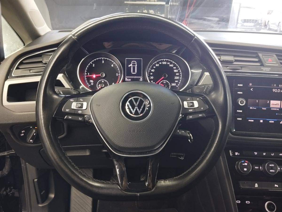 volkswagen-touran-2021-diesel-1968cc