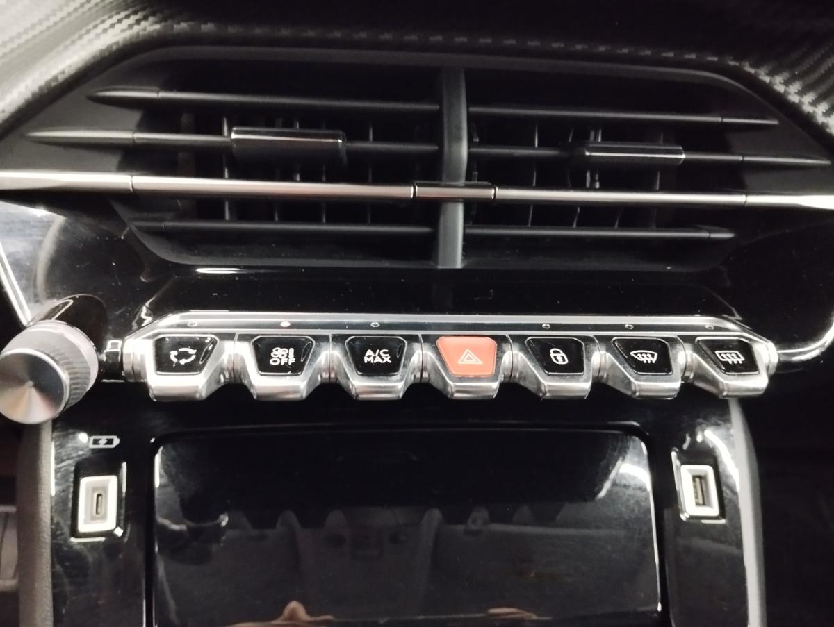 peugeot-208-2023-gasolina-1199cc