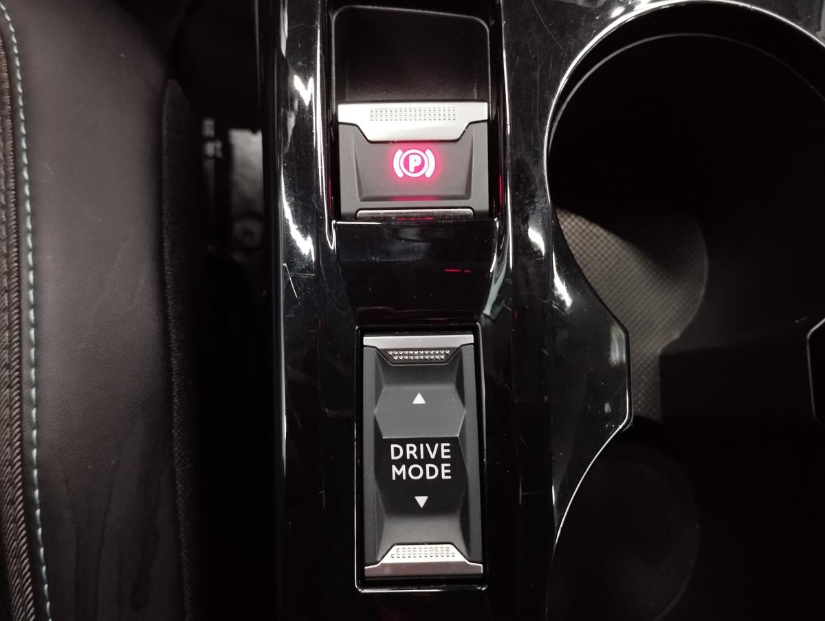 peugeot-208-2023-gasolina-1199cc
