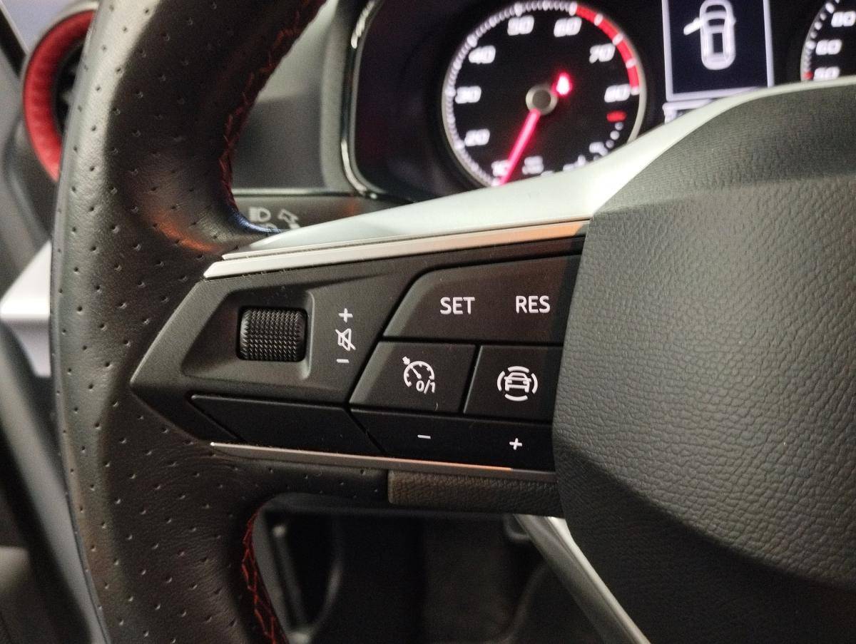 seat-arona-2023-gasolina-999cc