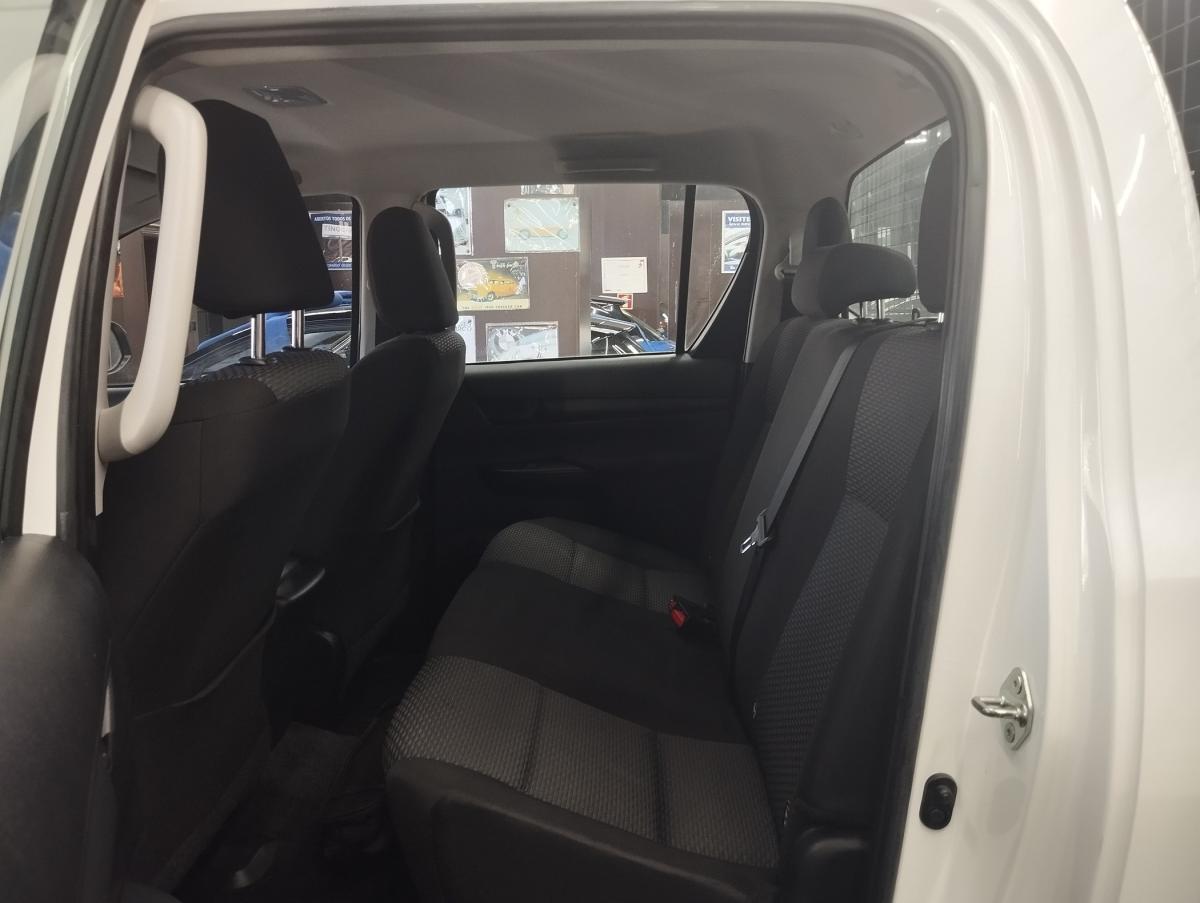 toyota-hilux-2022-diesel-2393cc