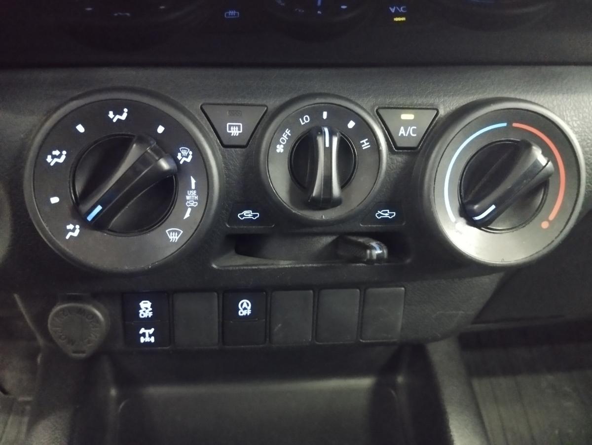 toyota-hilux-2022-diesel-2393cc