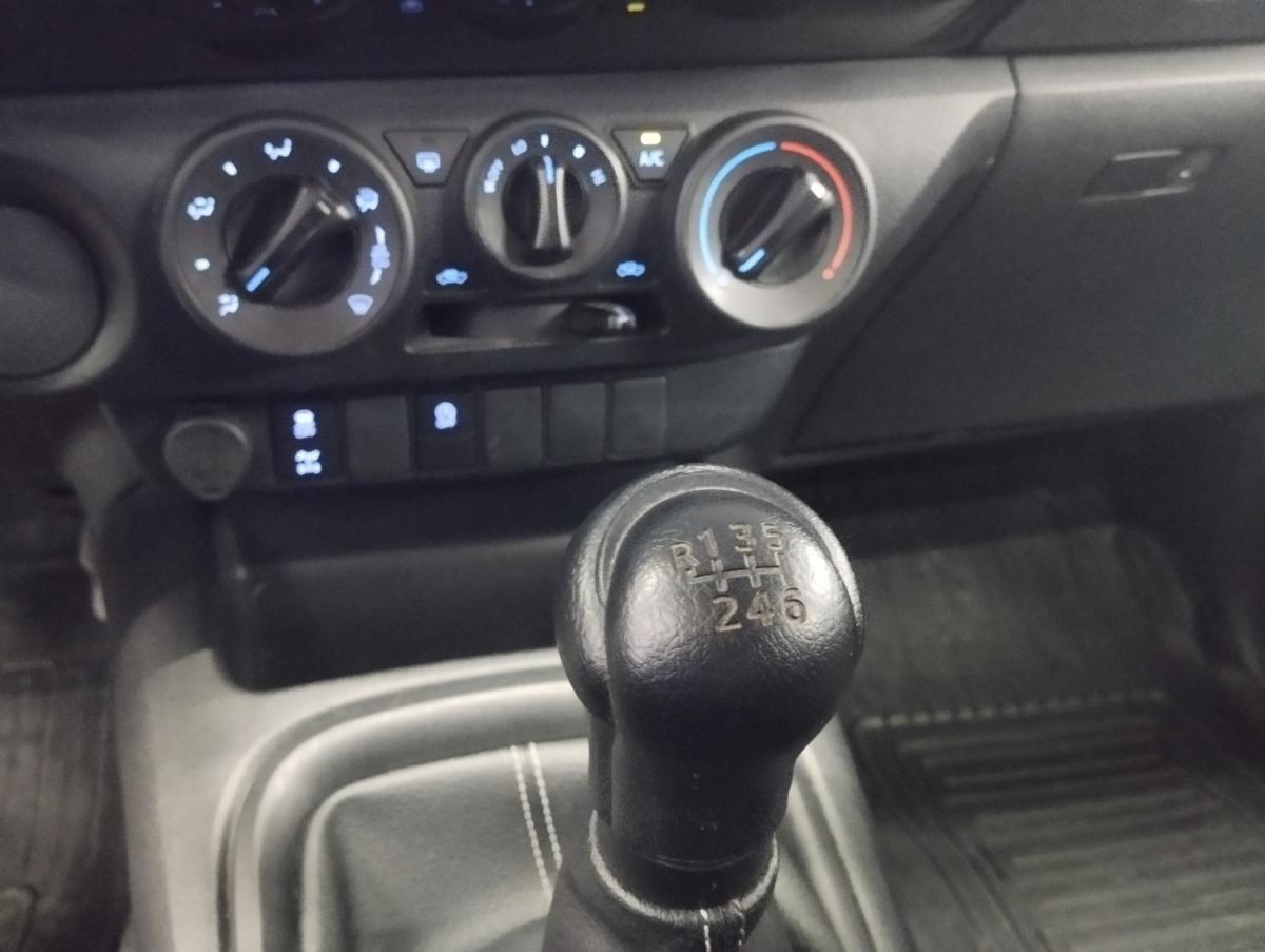 toyota-hilux-2022-diesel-2393cc