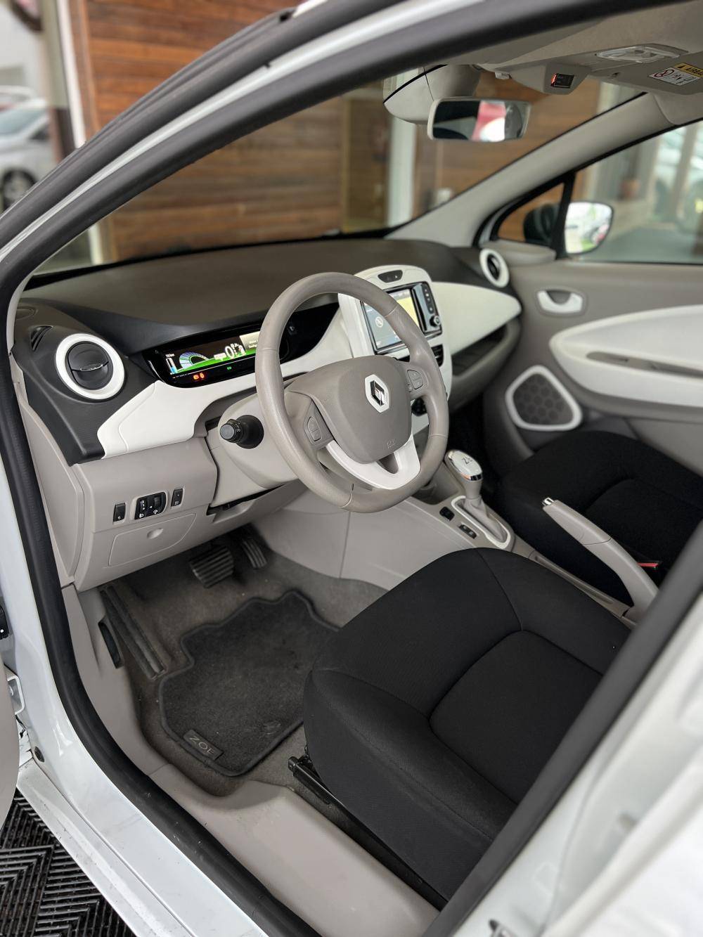 renault-zoe-2018-eletrico-0cc
