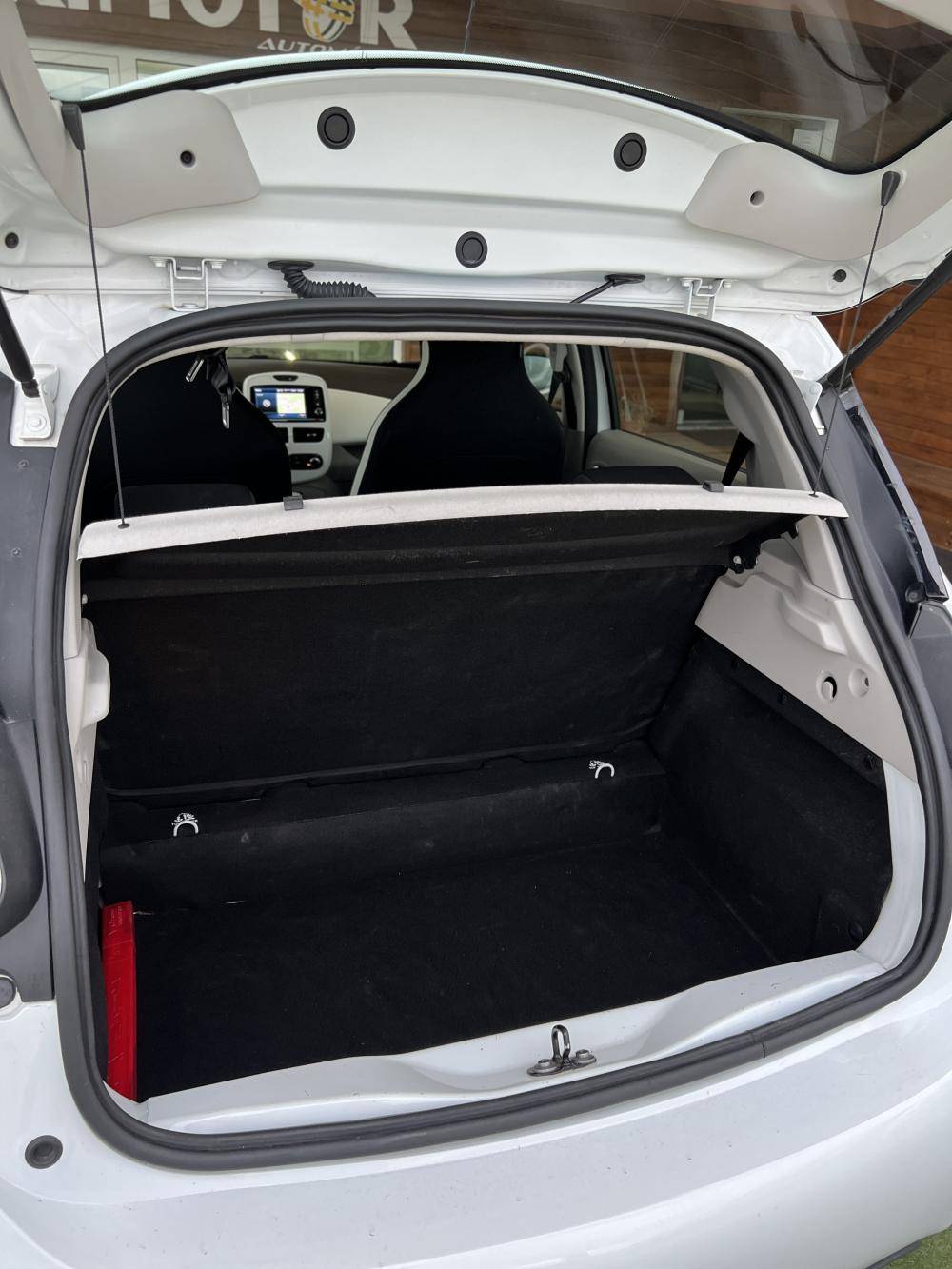 renault-zoe-2018-eletrico-0cc
