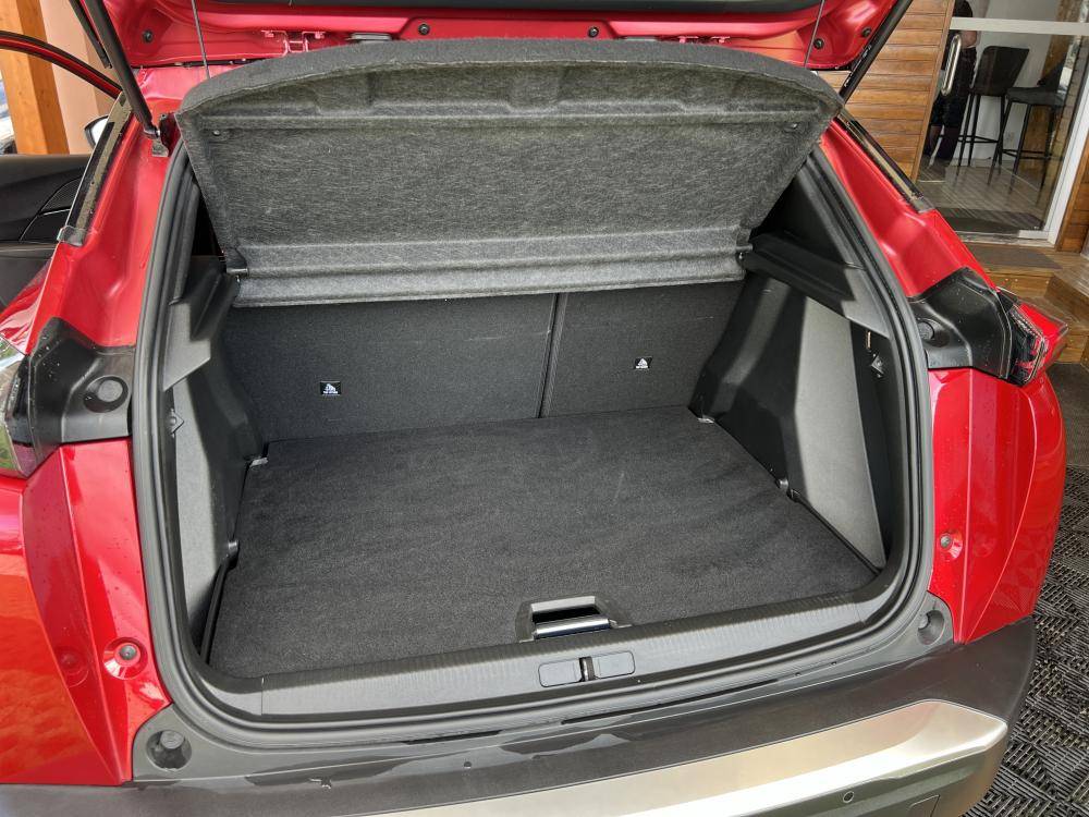 peugeot-2008-2021-diesel-1499cc