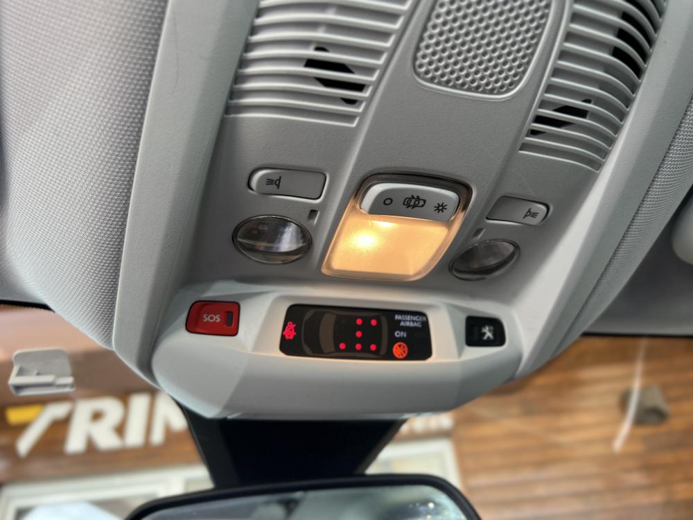peugeot-5008-2018-gasolina-1199cc