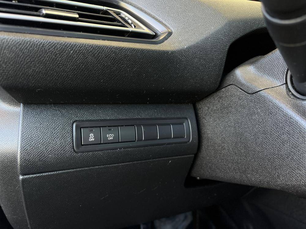 peugeot-308-sw-2015-diesel-1560cc