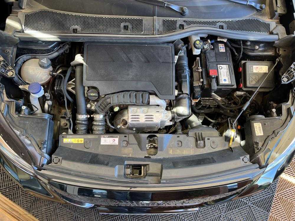 peugeot-2008-2022-gasolina-1199cc