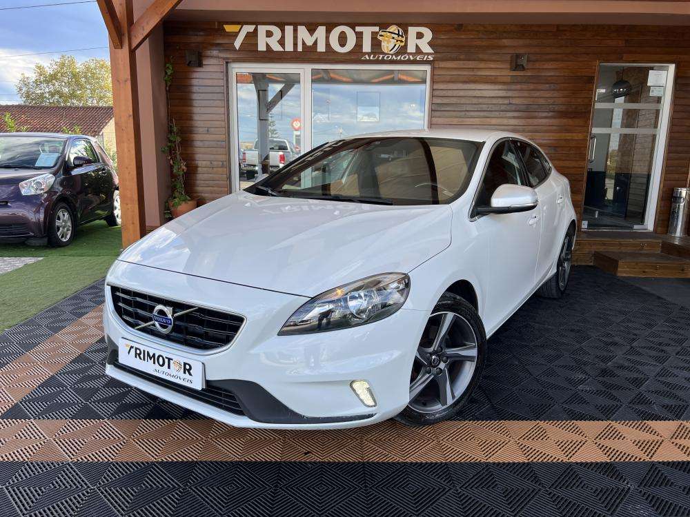 volvo-v40-2016-diesel-1969cc