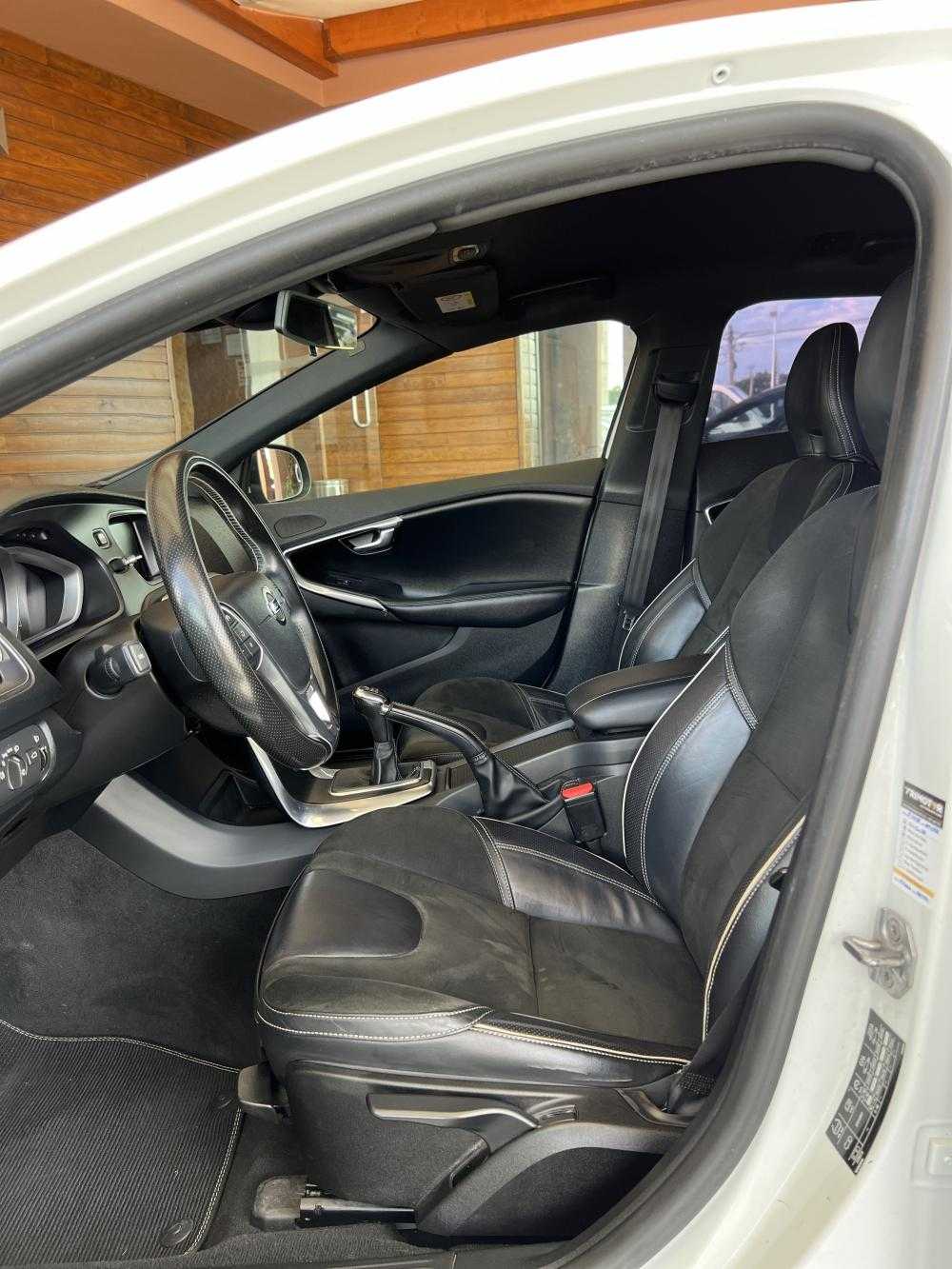 volvo-v40-2016-diesel-1969cc