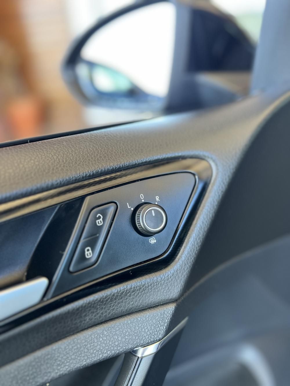 volkswagen-golf-variant-2016-diesel-1968cc