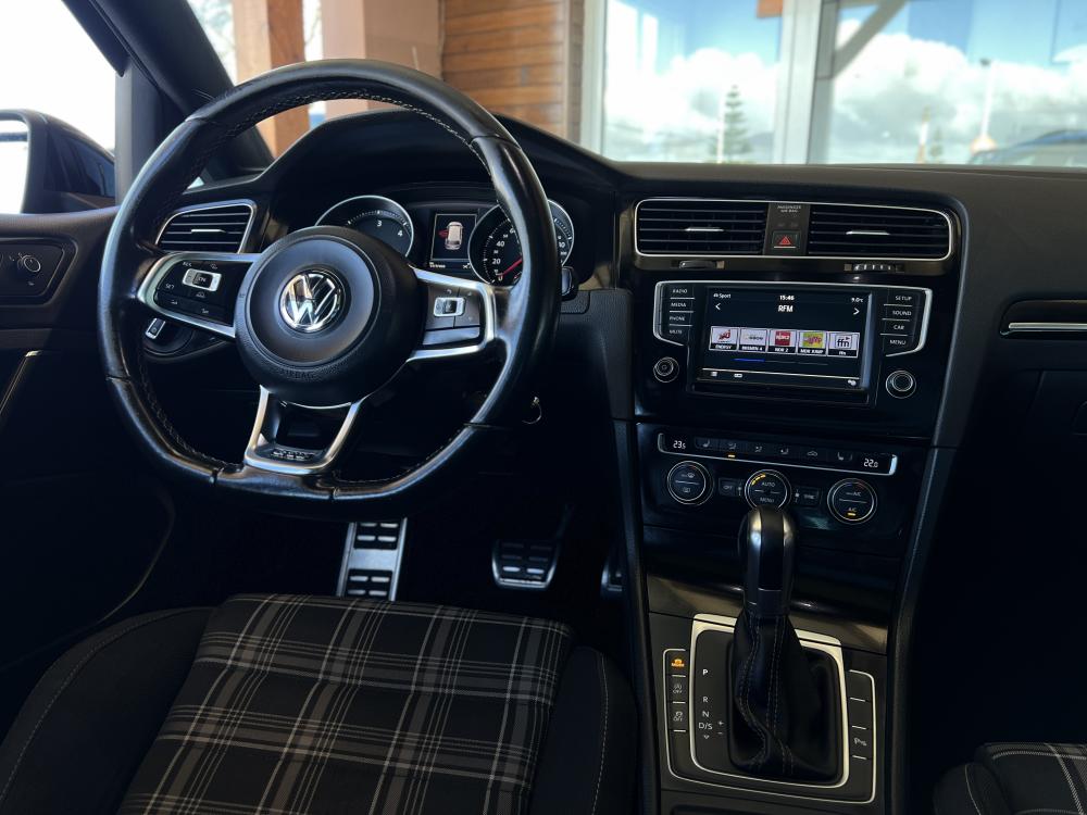 volkswagen-golf-variant-2016-diesel-1968cc