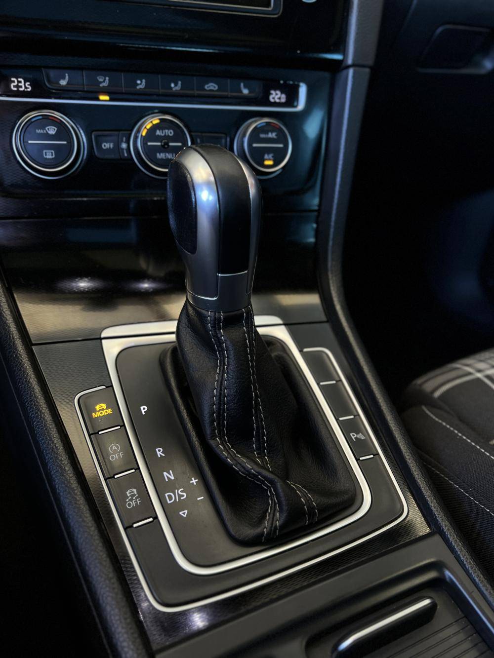 volkswagen-golf-variant-2016-diesel-1968cc