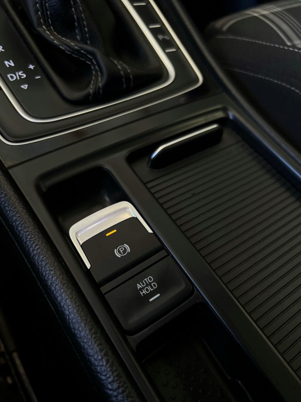 volkswagen-golf-variant-2016-diesel-1968cc