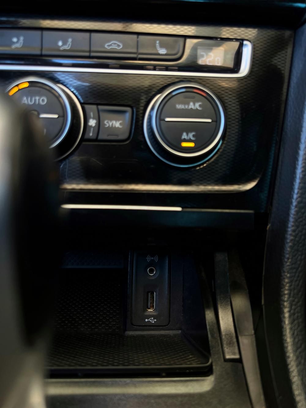volkswagen-golf-variant-2016-diesel-1968cc