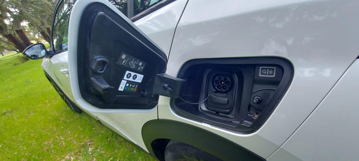 peugeot-2008-2022-eletrico-500cc