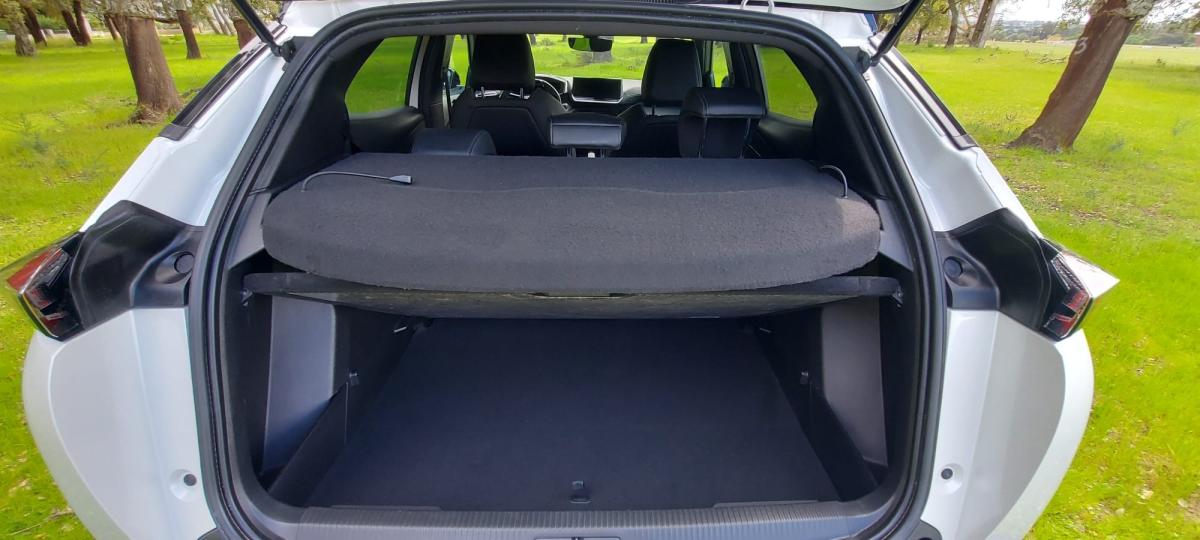 peugeot-2008-2022-eletrico-500cc