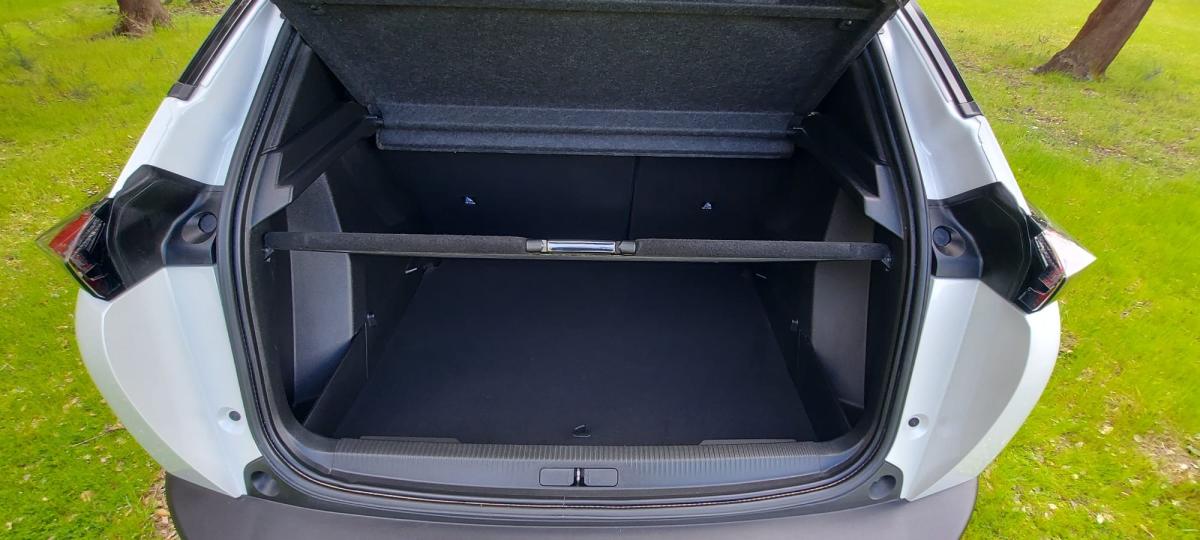 peugeot-2008-2022-eletrico-500cc
