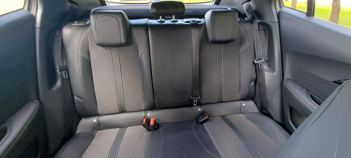 peugeot-2008-2022-eletrico-500cc