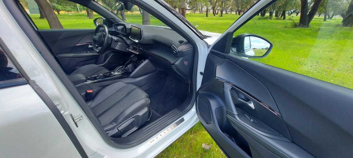 peugeot-2008-2022-eletrico-500cc