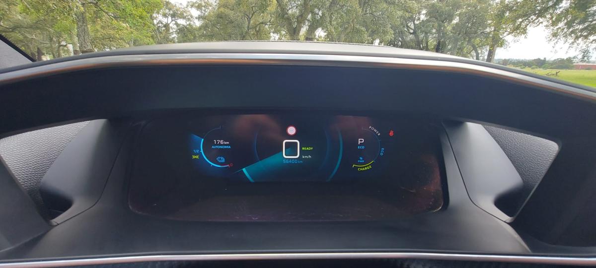 peugeot-2008-2022-eletrico-500cc