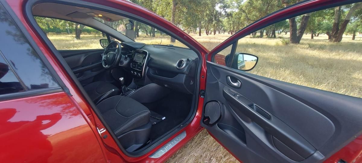 renault-clio-sport-tourer-2018-diesel-1461cc