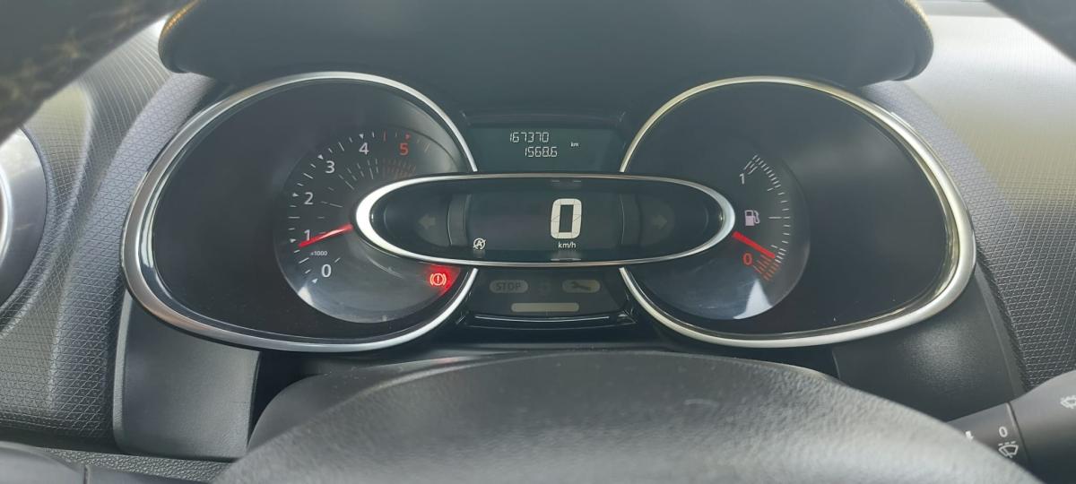 renault-clio-sport-tourer-2018-diesel-1461cc
