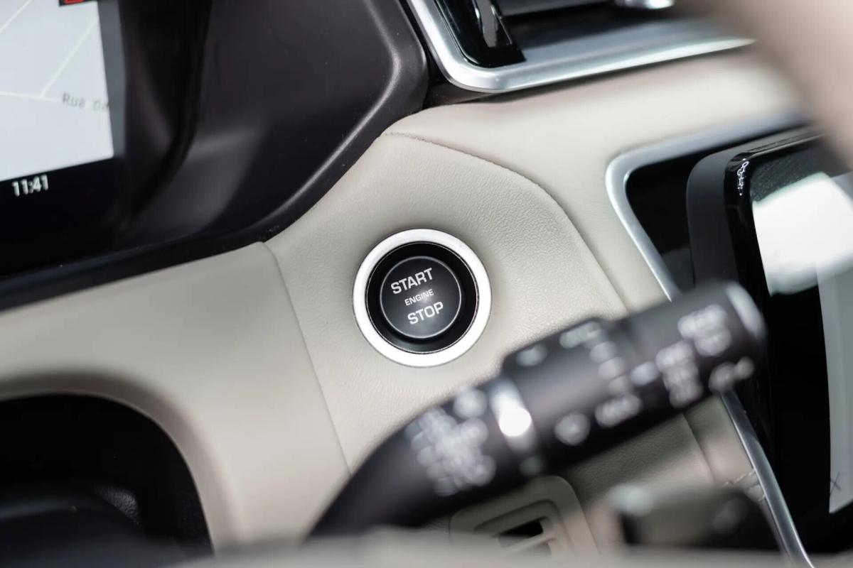 land-rover-range-rover-velar-2022-hibrido-a-gasolina-1997cc