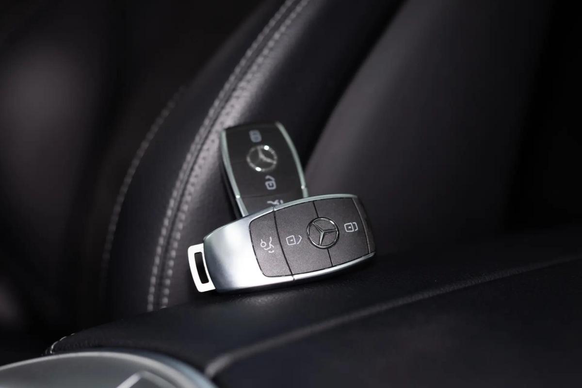 mercedes-benz-glc-300-e-4matic-2021-hibrido-a-gasolina-1991cc