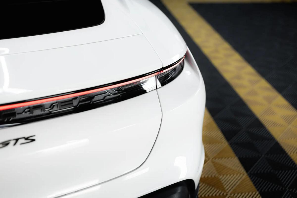 porsche-taycan-2022-eletrico-0cc