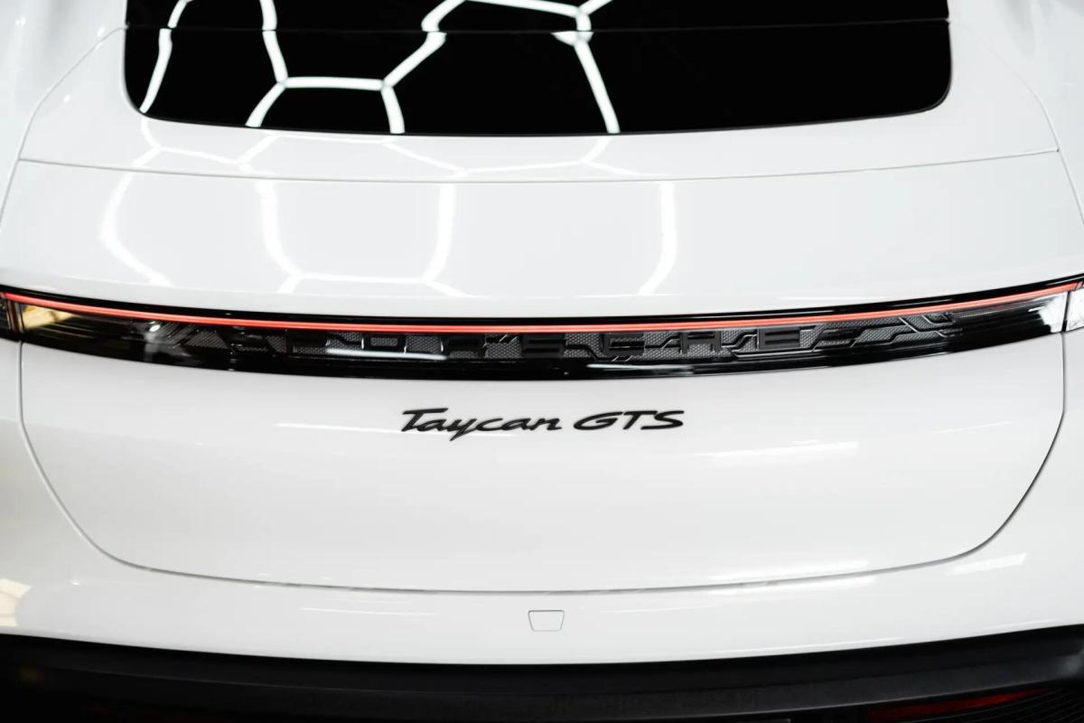 porsche-taycan-2022-eletrico-0cc