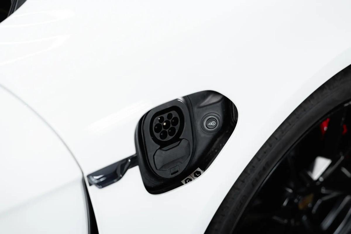 porsche-taycan-2022-eletrico-0cc