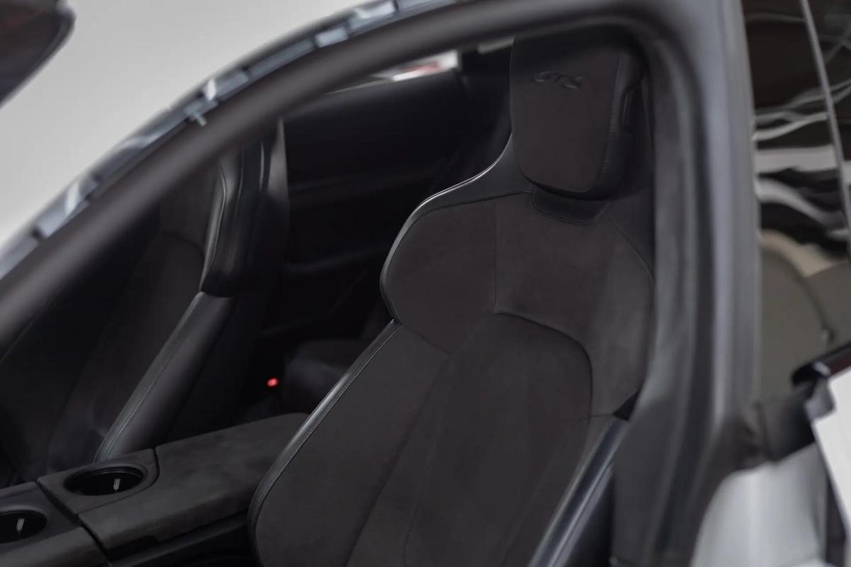 porsche-taycan-2022-eletrico-0cc