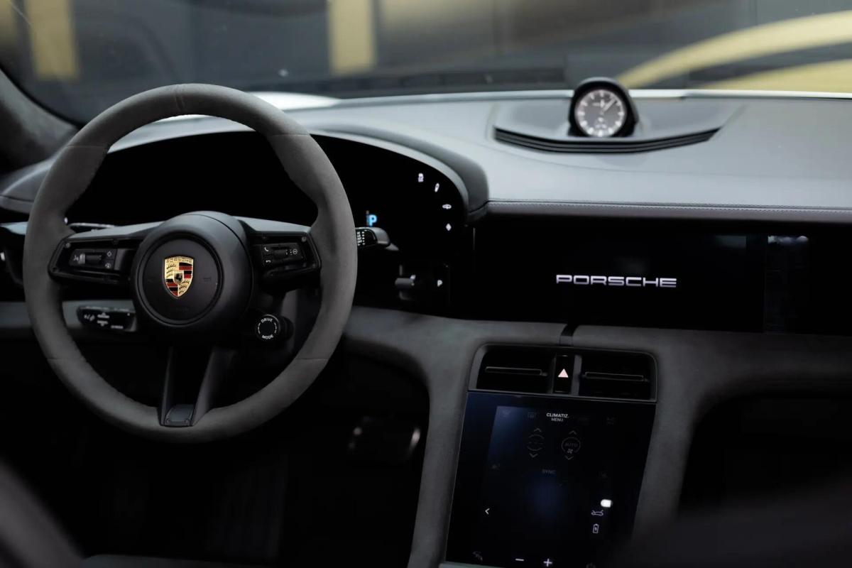 porsche-taycan-2022-eletrico-0cc