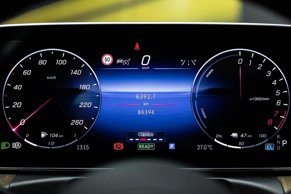mercedes-benz-classe-c-c-300-e-2023-hibrido-a-gasolina-1999cc