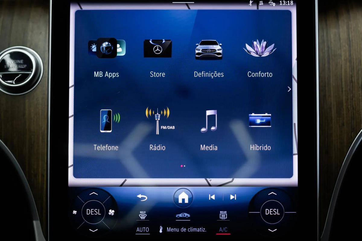 mercedes-benz-classe-c-c-300-e-2023-hibrido-a-gasolina-1999cc