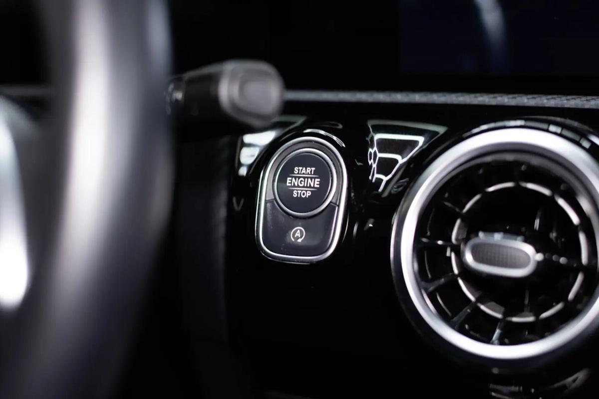 mercedes-benz-classe-a-a-180-limousine-auto-style-plus-gps-led-2020-diesel-1461cc