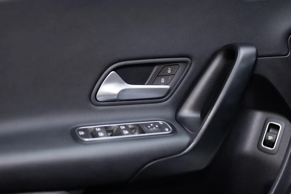 mercedes-benz-classe-a-a-180-limousine-auto-style-plus-gps-led-2020-diesel-1461cc