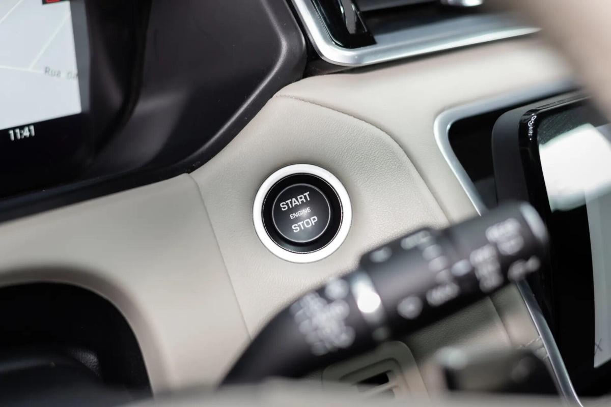 land-rover-range-rover-velar-2022-hibrido-a-gasolina-1997cc