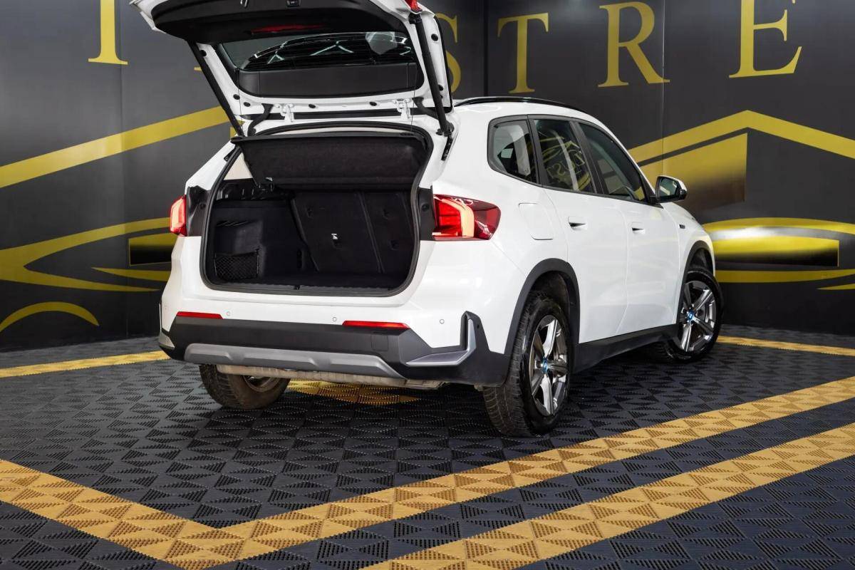 bmw-x1-xdrive25e-2023-hibrido-a-gasolina-1499cc