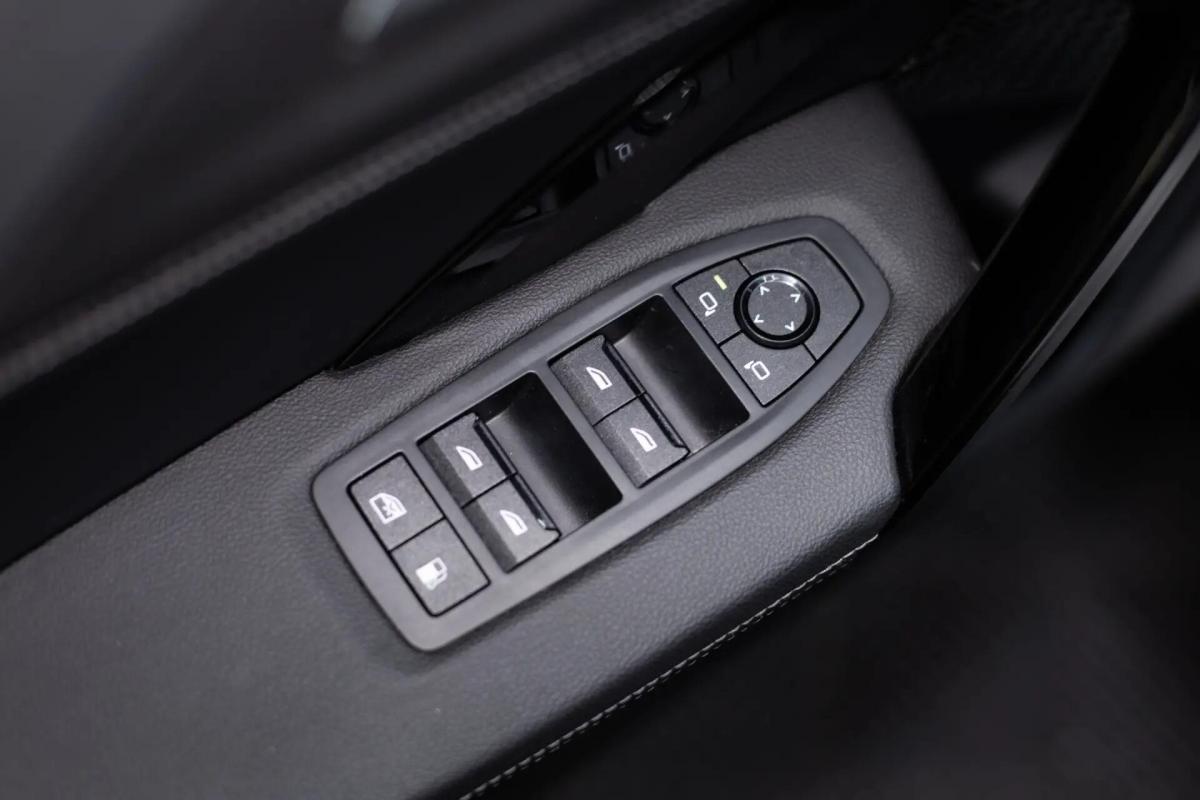 bmw-x1-xdrive25e-2023-hibrido-a-gasolina-1499cc
