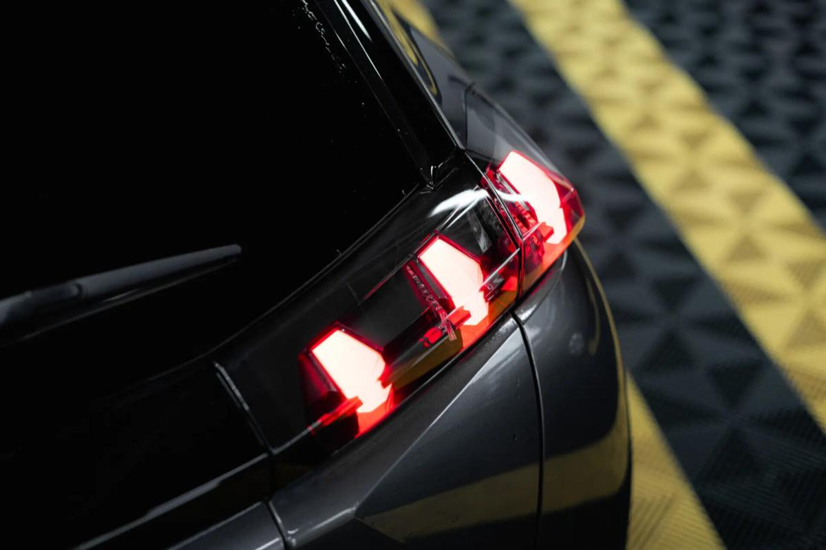 peugeot-2008-2020-diesel-1499cc